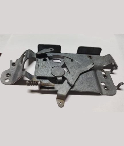 briggs-&-stratton-104m02-0131-f-593330-mounting-bracket